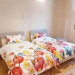 Rita\'S Sunlit Corner Apt - Near Abc Mall